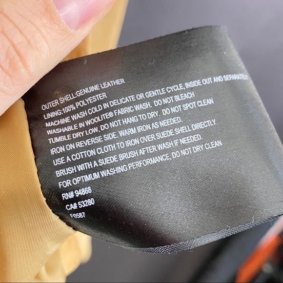 Bernardo collection tan leather suede zipper women’s jacket. Suede coat - Picture 7 of 11